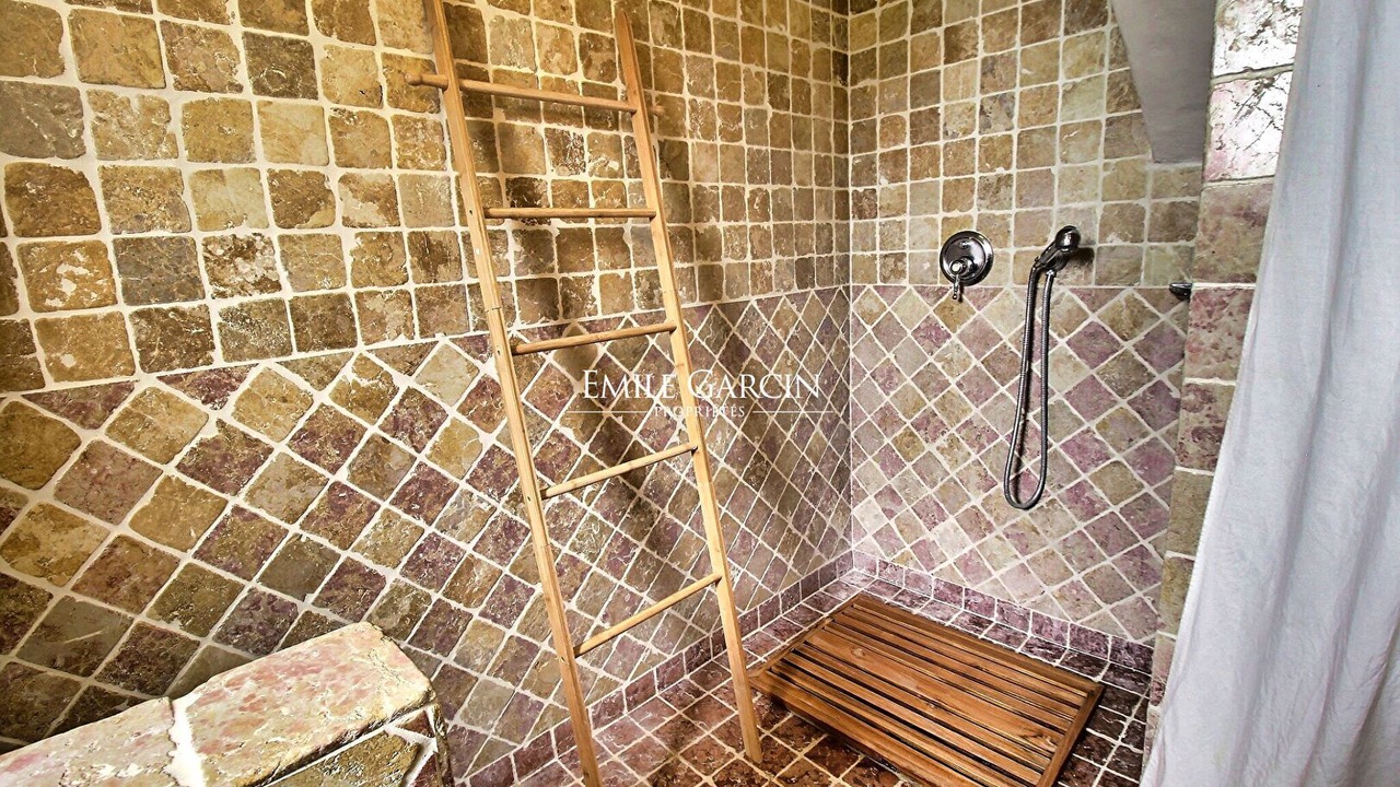 Photo of Bathroom in Cabrieres-dʼAigues