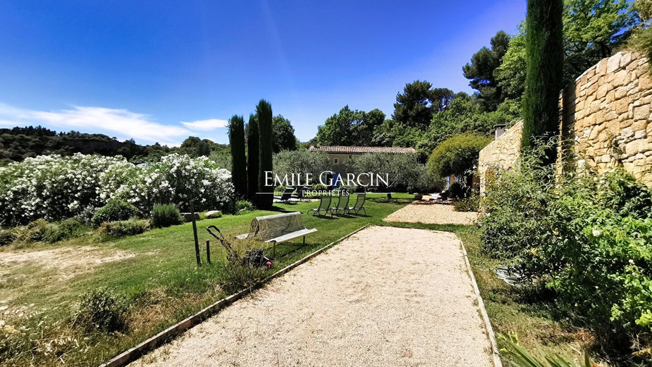 Photo of Outdoor in Cabrieres-dʼAigues