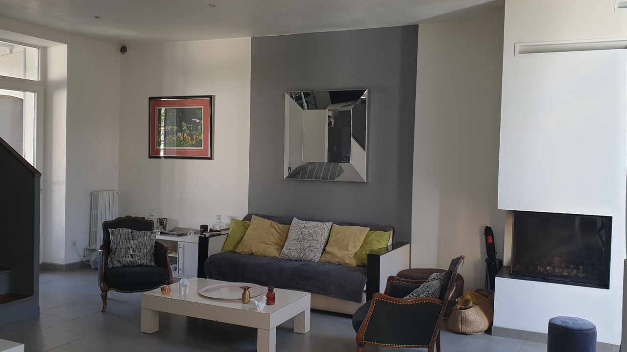 Photo of Livingroom in 8th Arrondissement