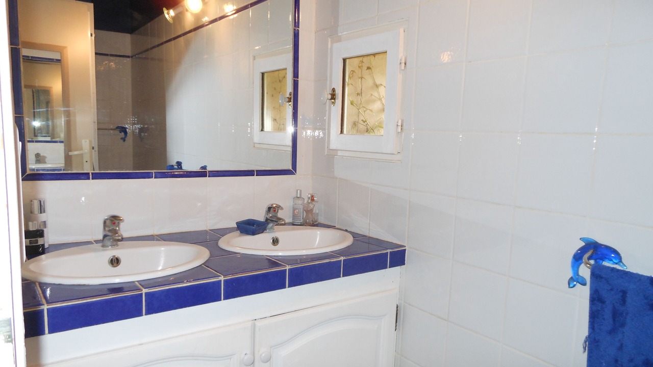 Photo of Bathroom in Noves