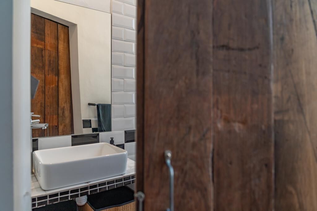 Photo of Bathroom in Nimes City Centre