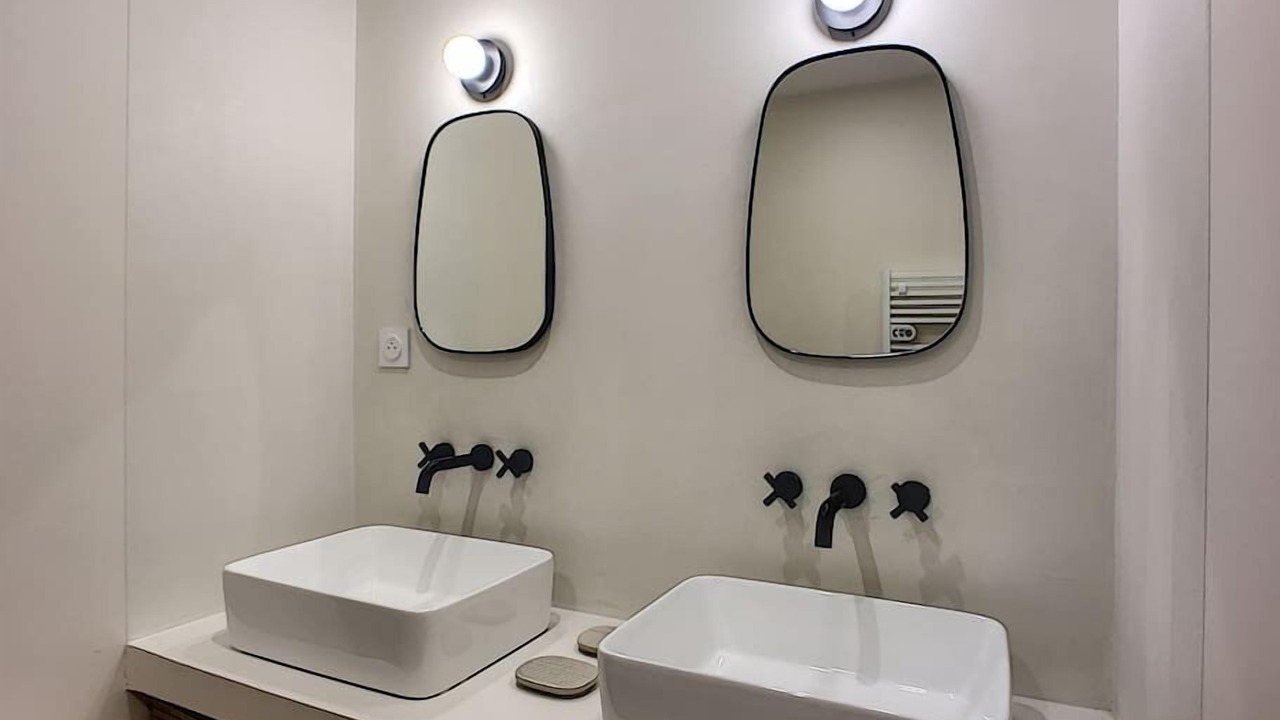 Photo of Bathroom in Avignon City Centre