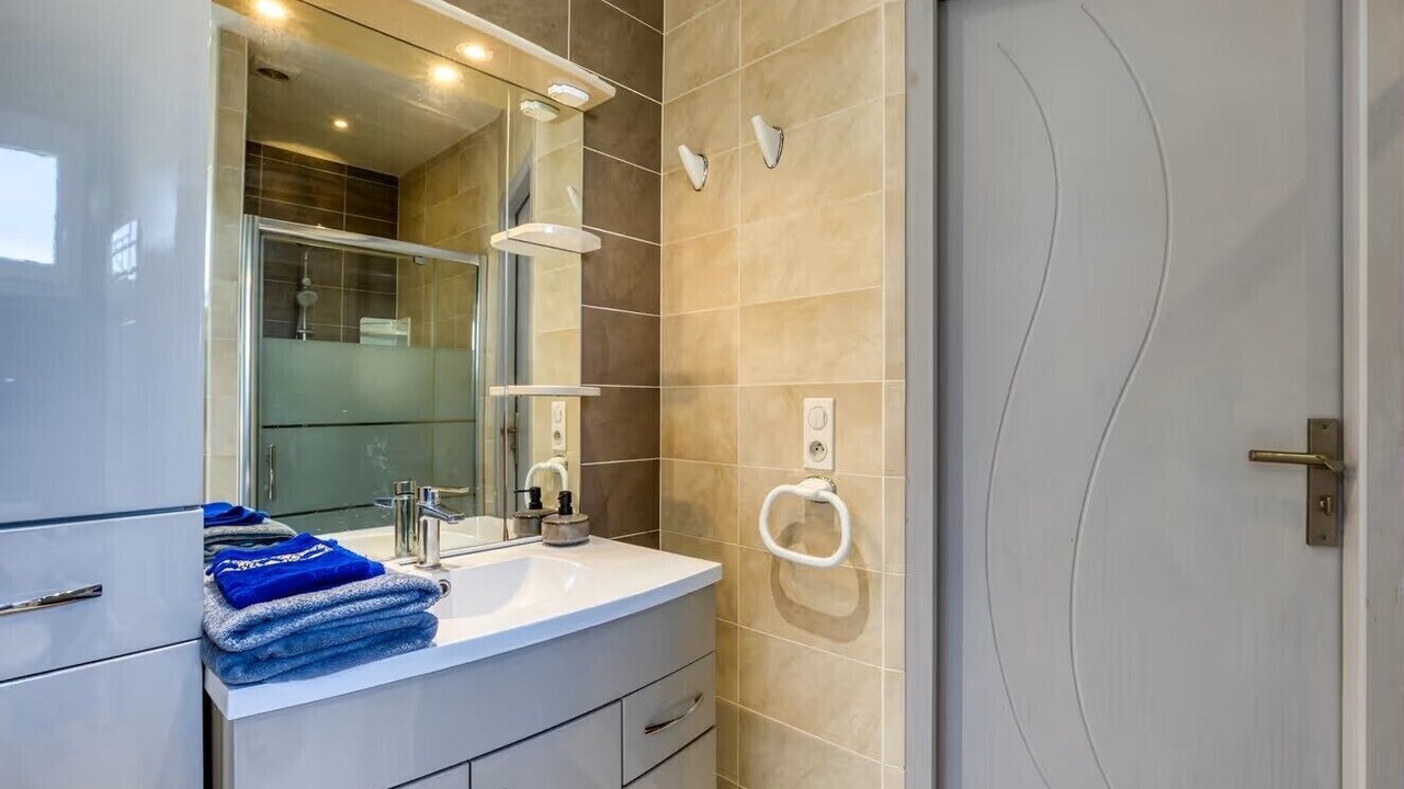 Photo of Bathroom in Marseillan