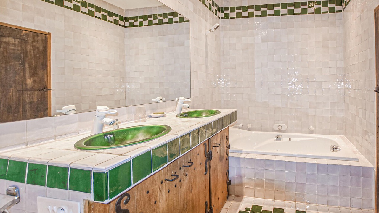 Photo of Bathroom in Bonnieux