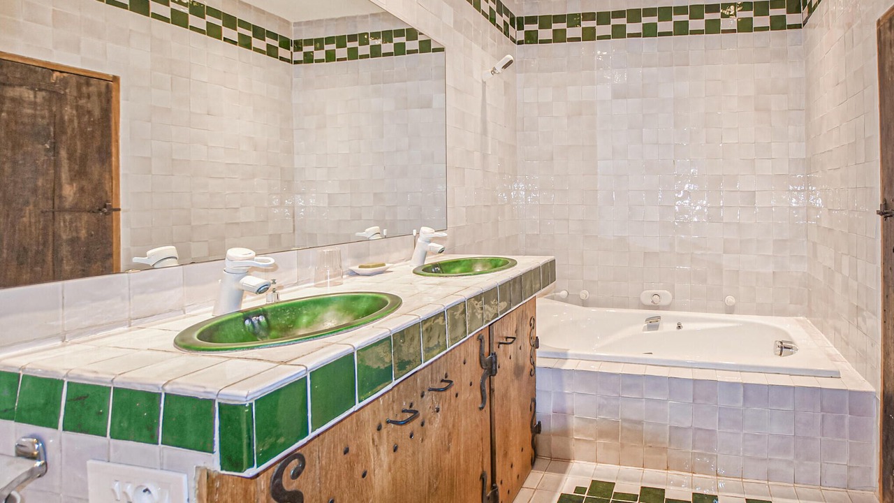 Photo of Bathroom in Bonnieux
