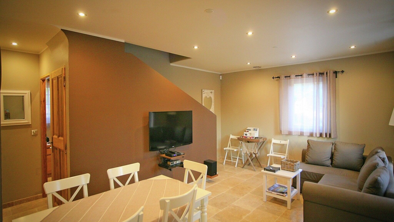 Photo of Livingroom in Apt