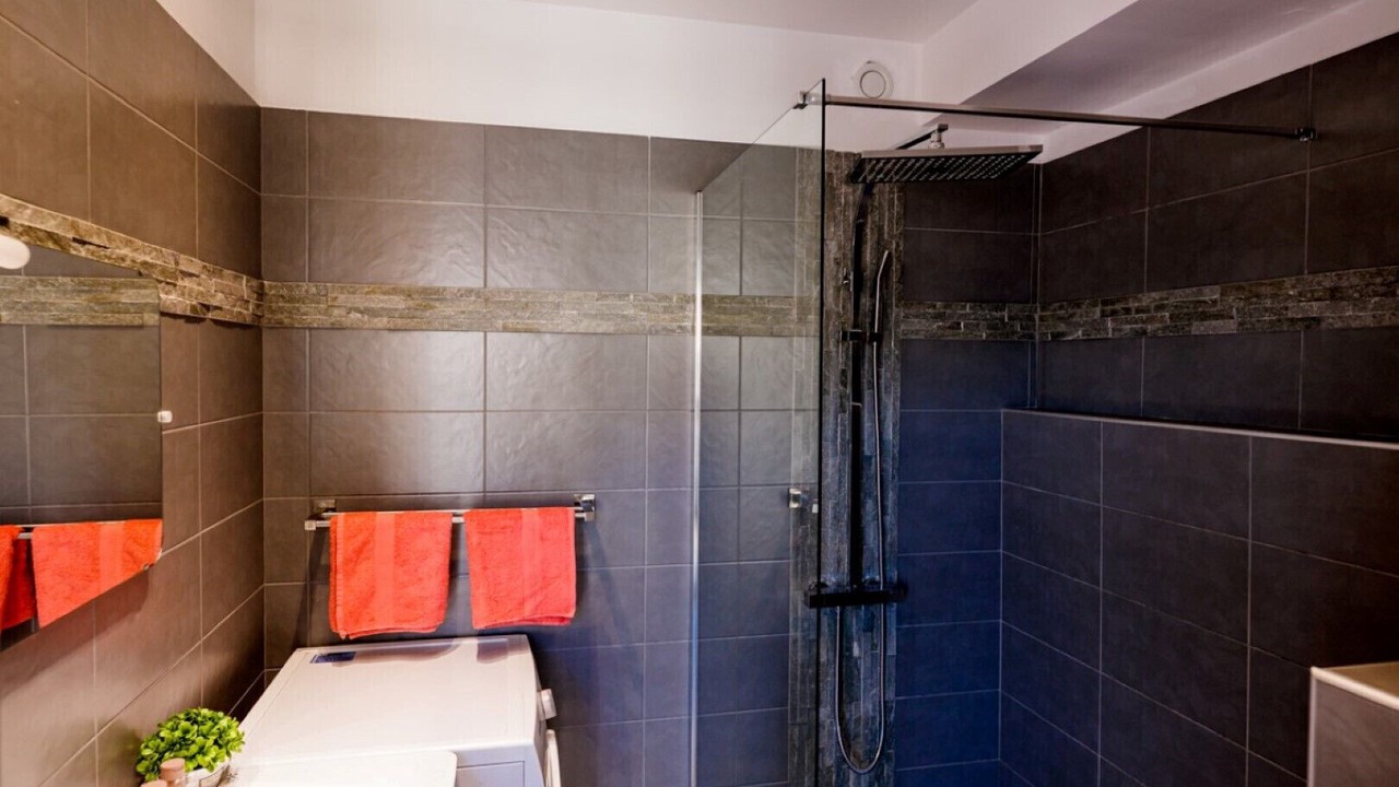 Photo of Bathroom in Carre d'Or