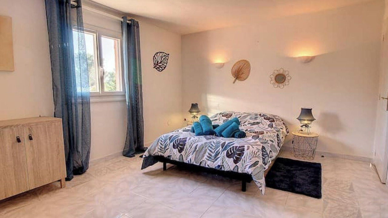 Photo of Bedroom in Flayosc