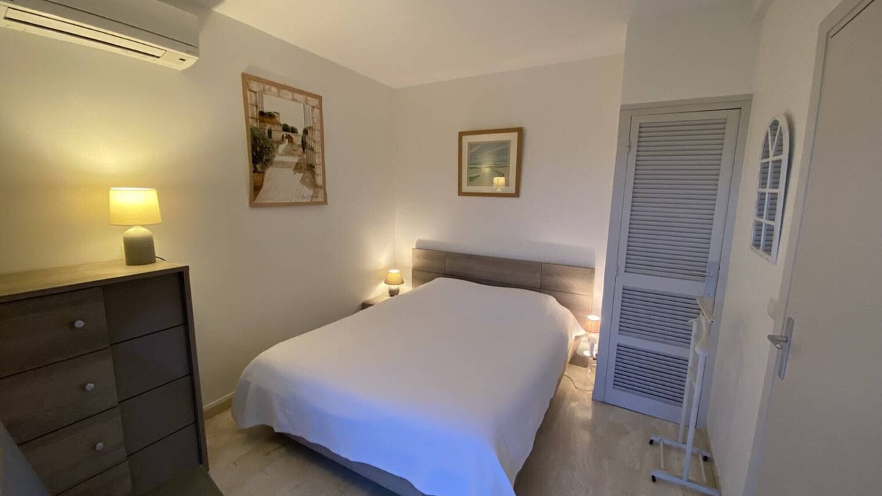 Photo of Bedroom in Villeneuve Loubet Beach