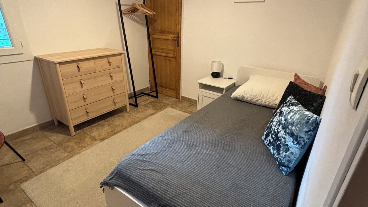 Photo of Bedroom in Lamanon