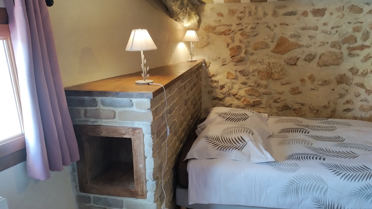 Photo of Bedroom in Montmeyan