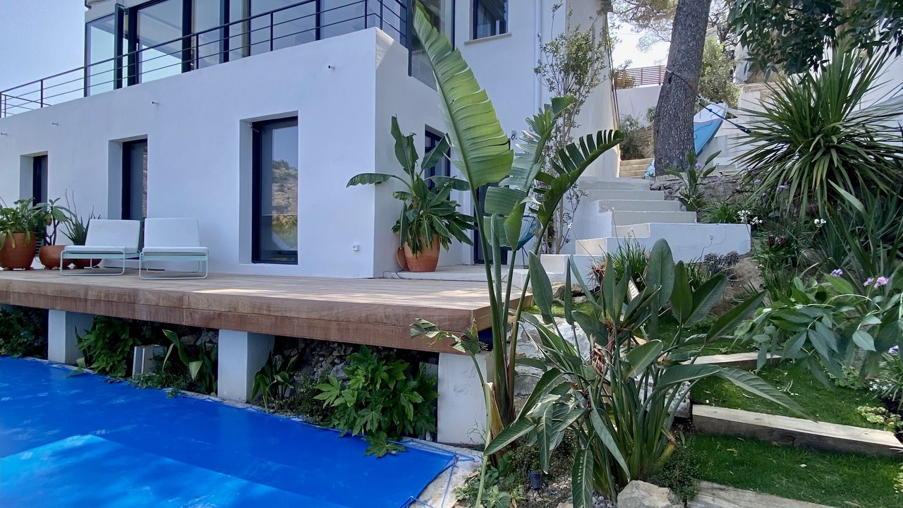 Photo of Patio Balcony in Ensues-la-Redonne