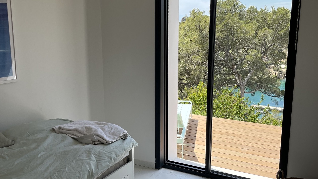 Photo of Bedroom in Ensues-la-Redonne