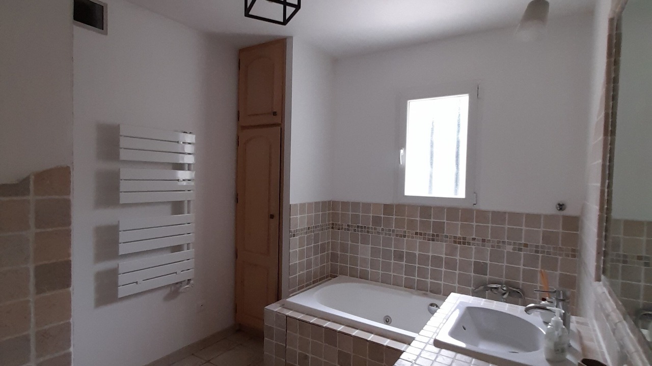 Photo of Bathroom in Eygalieres