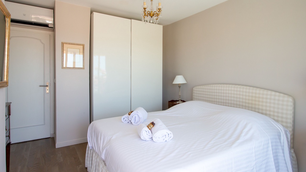 Photo of Bedroom in Carnot