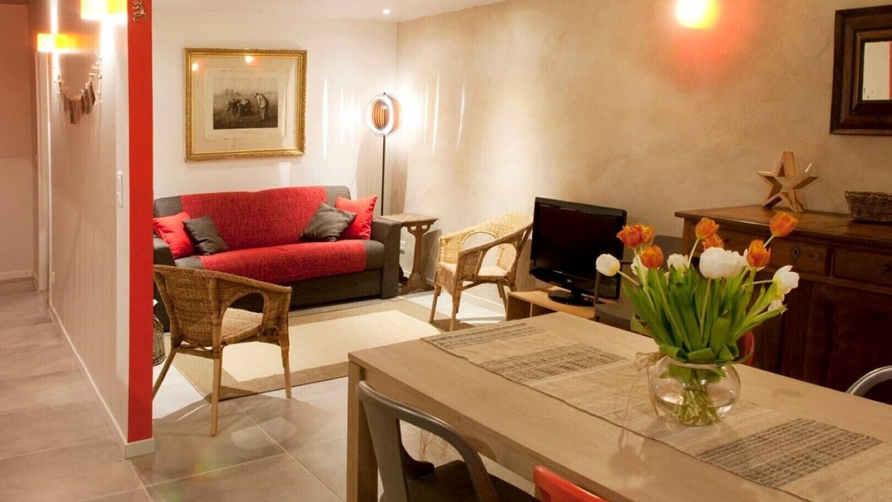 Photo of Livingroom in Apt