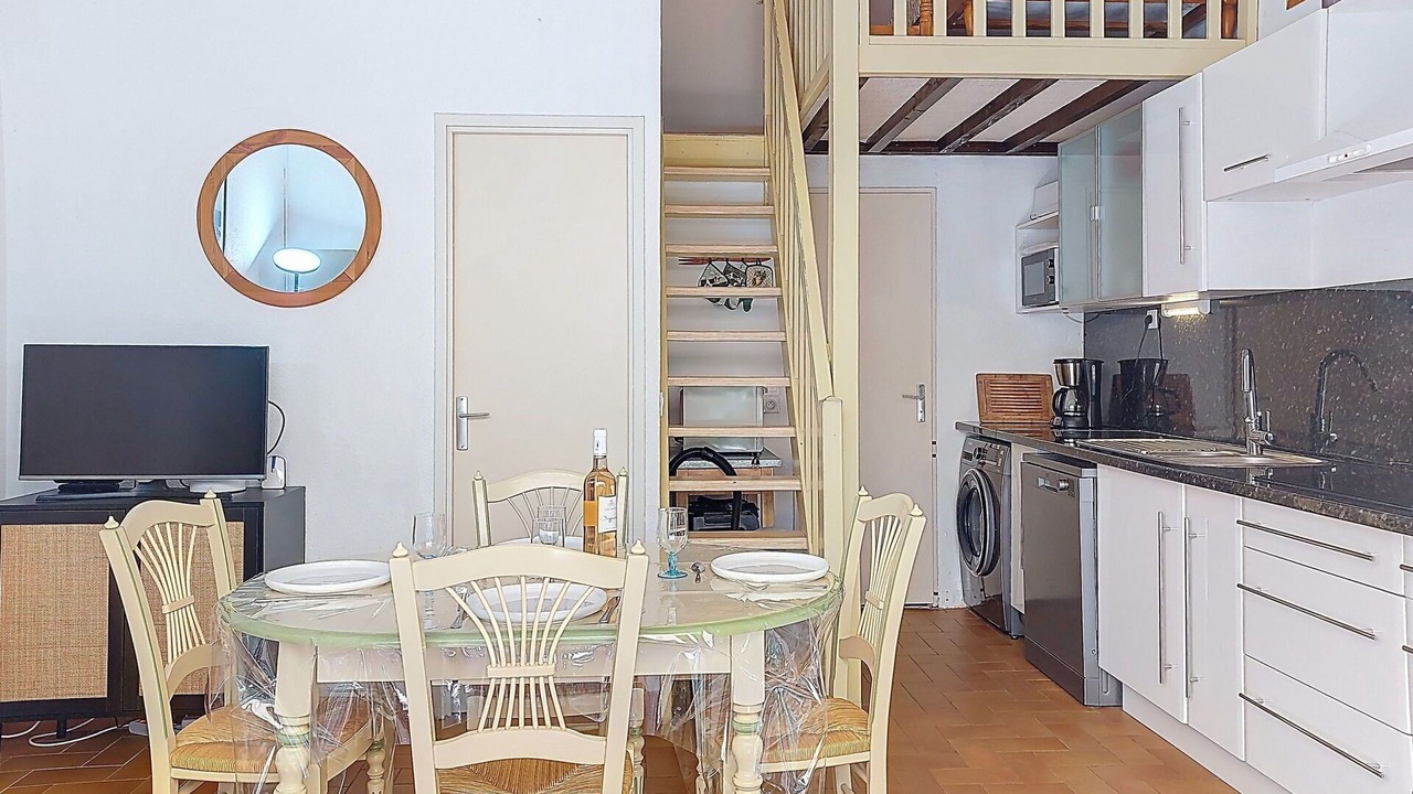 Photo of Bedroom in Le Mitan
