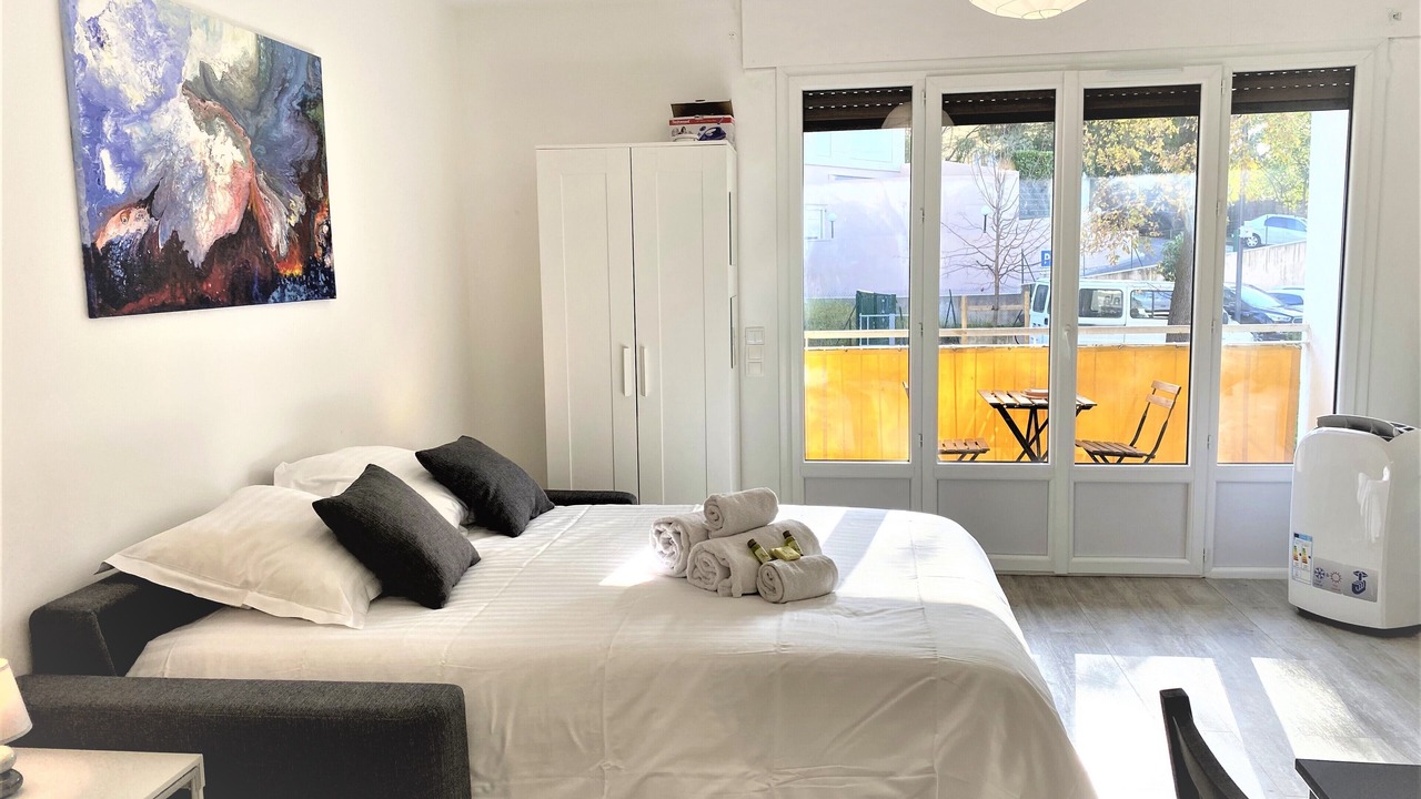 Photo of Bedroom in California - Pezou