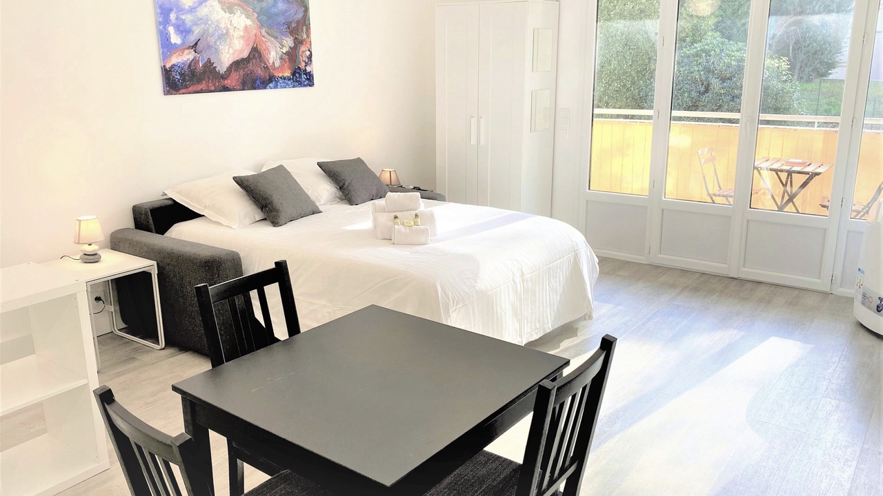 Photo of Bedroom in California - Pezou
