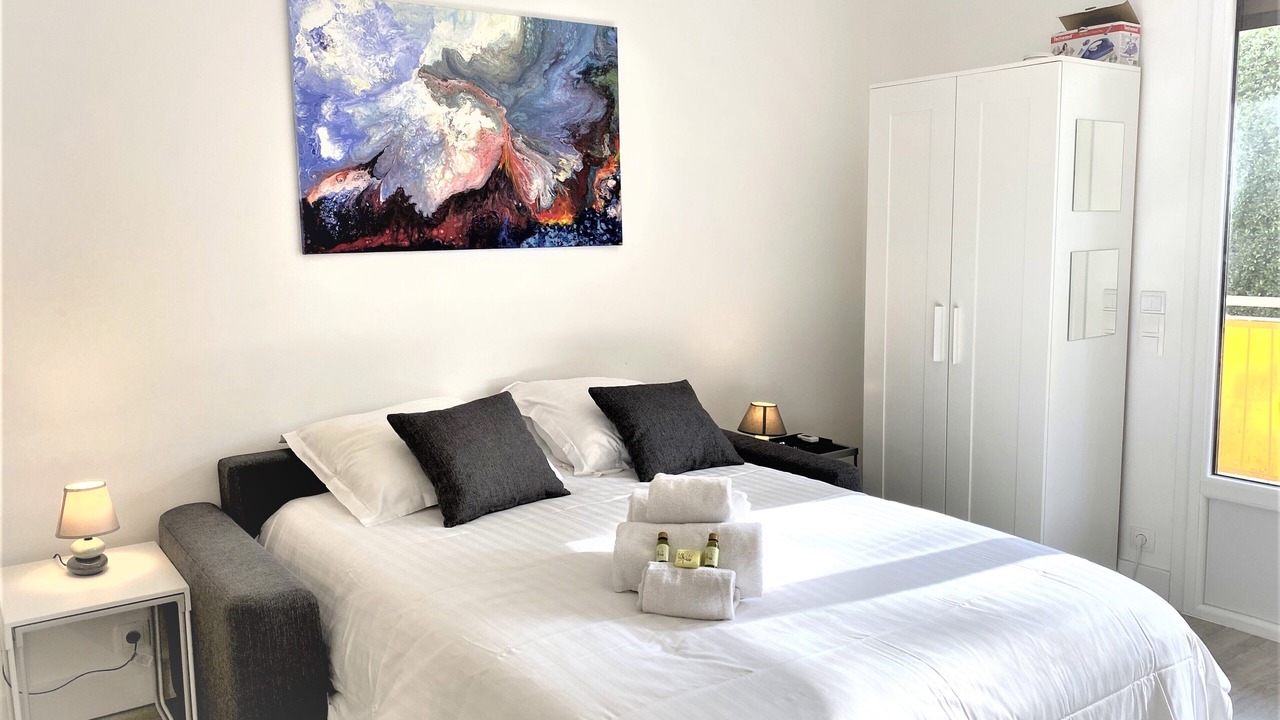 Photo of Bedroom in California - Pezou