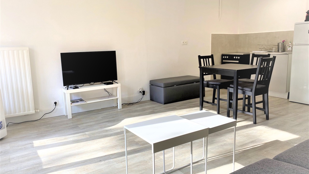 Photo of Livingroom in California - Pezou