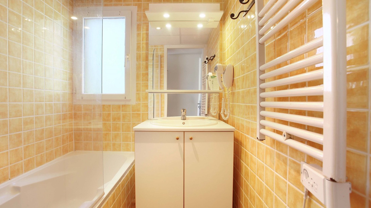 Photo of Bathroom in Greoux-les-Bains