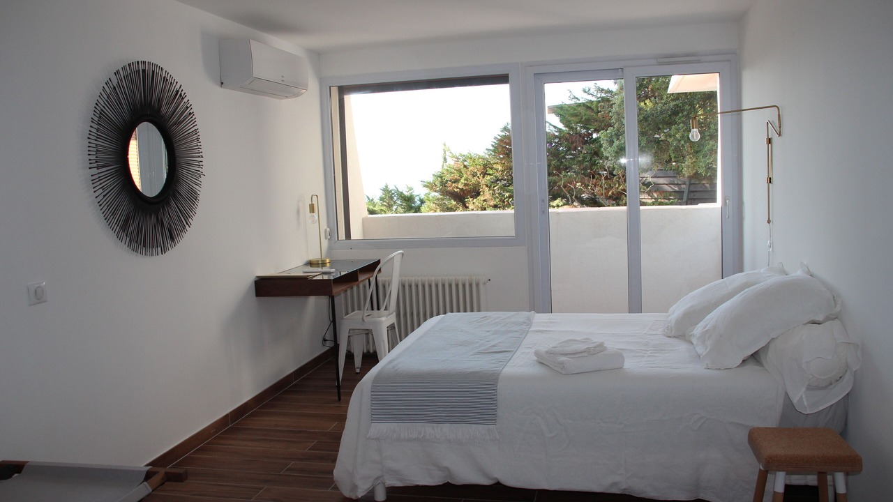 Photo of Bedroom in Hyeres