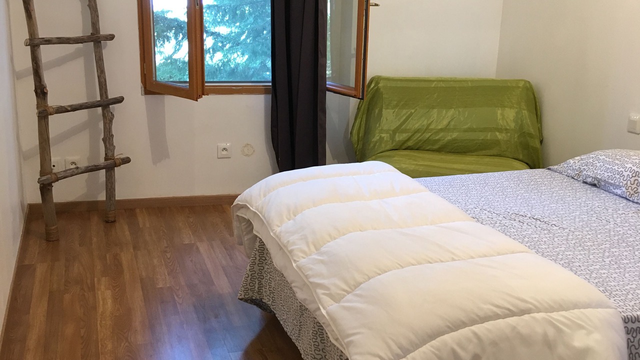 Photo of Bedroom in Theus