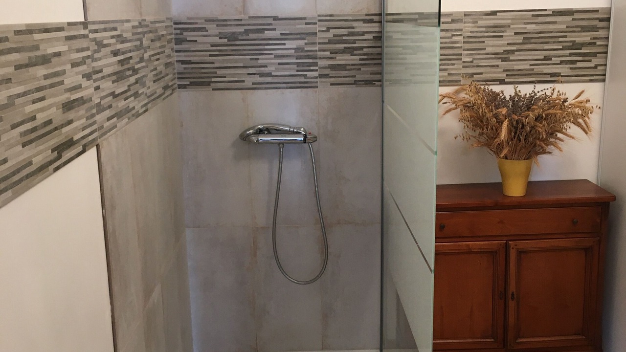 Photo of Bathroom in Theus