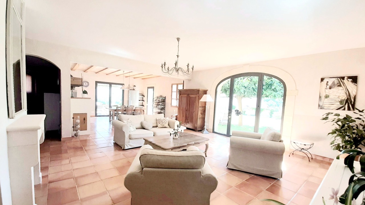 Photo of Livingroom in Saint-Quentin-la-Poterie