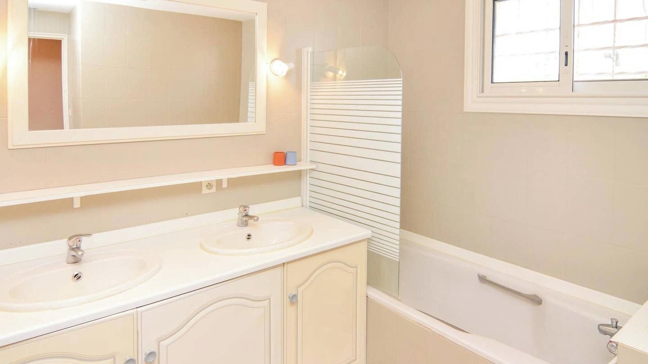 Photo of Bathroom in Port-de-Bouc