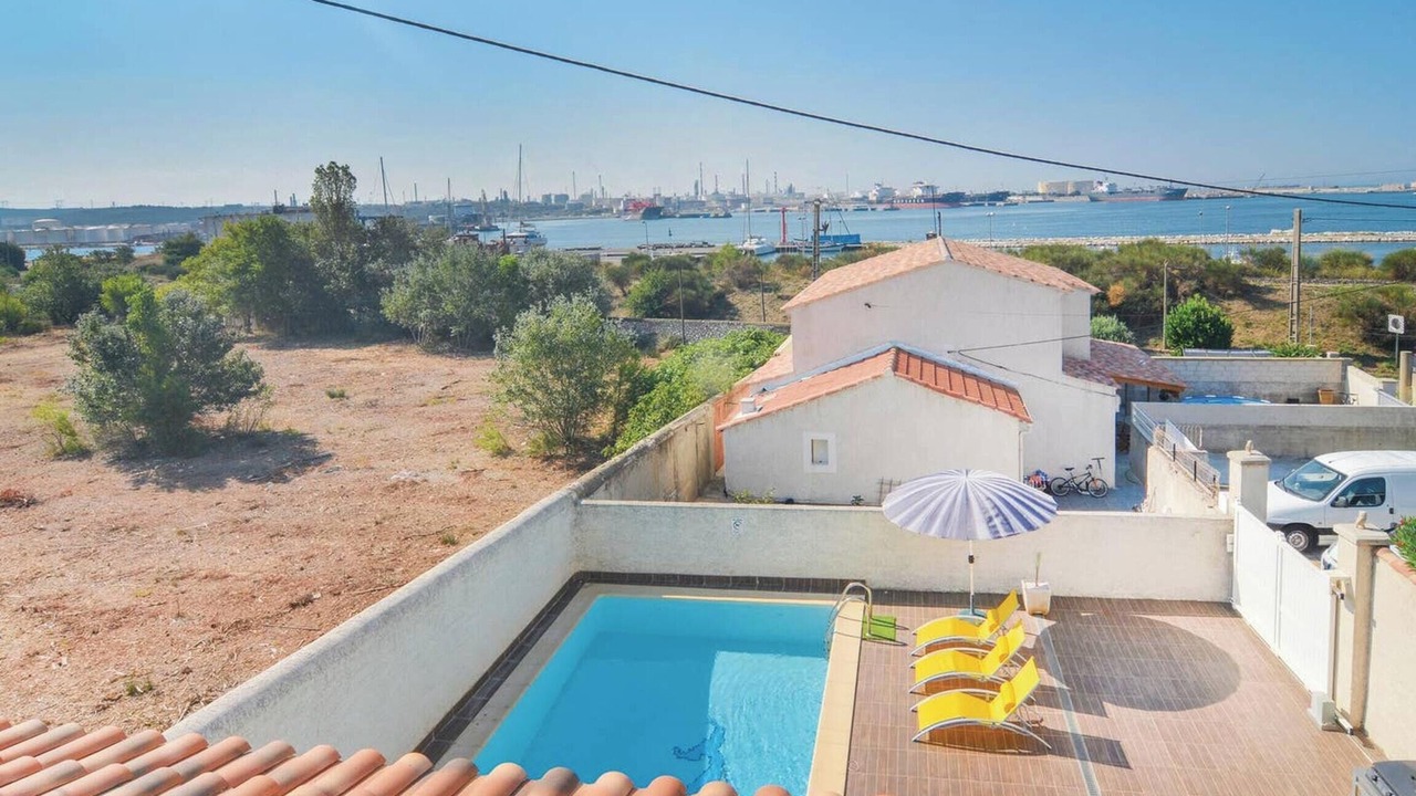 Photo of Outdoor in Port-de-Bouc