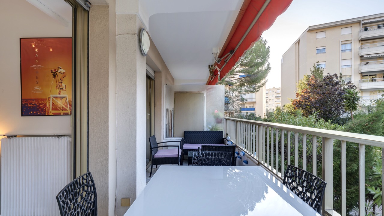 Photo of Outdoor in California - Pezou