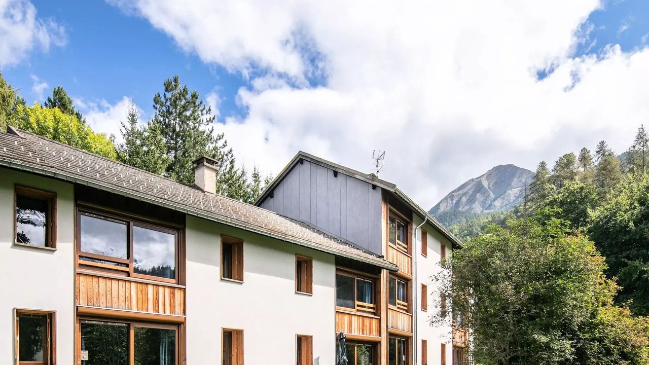 Photo of Outdoor in Saint-Leger-les-Melezes