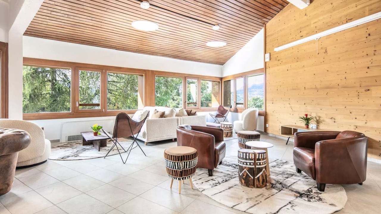 Photo of Livingroom in Saint-Leger-les-Melezes