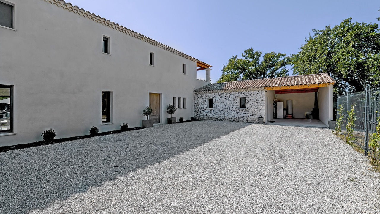 Photo of Outdoor in Eyragues