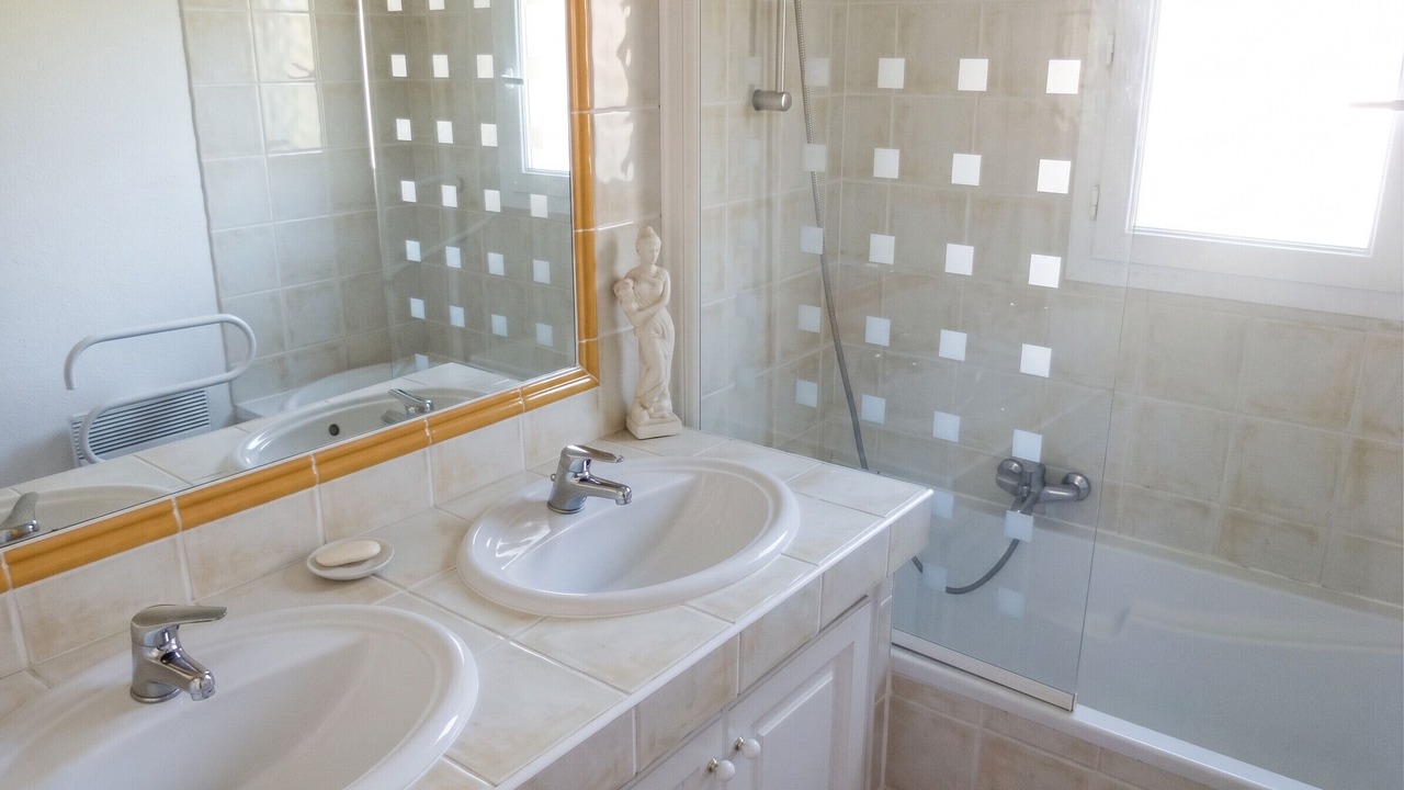 Photo of Bathroom in Plage de la Garonnette