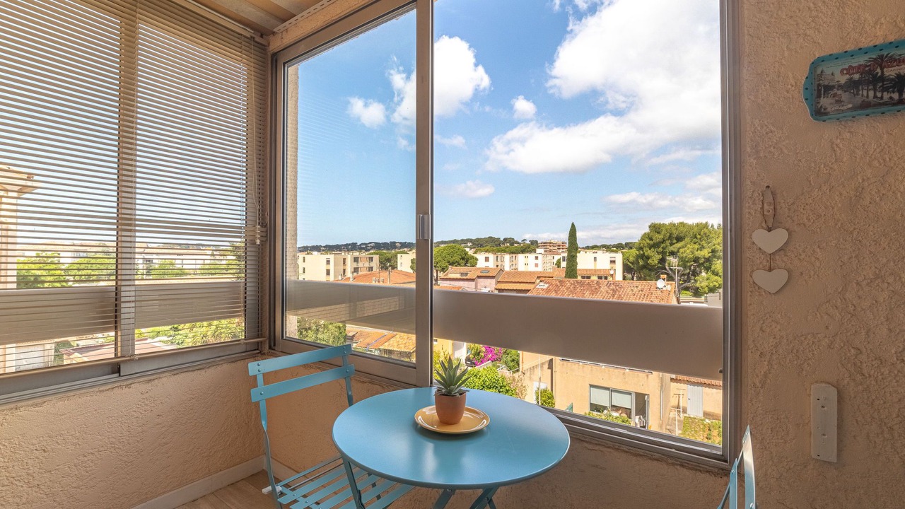 Photo of Bedroom in Sanary-sur-Mer