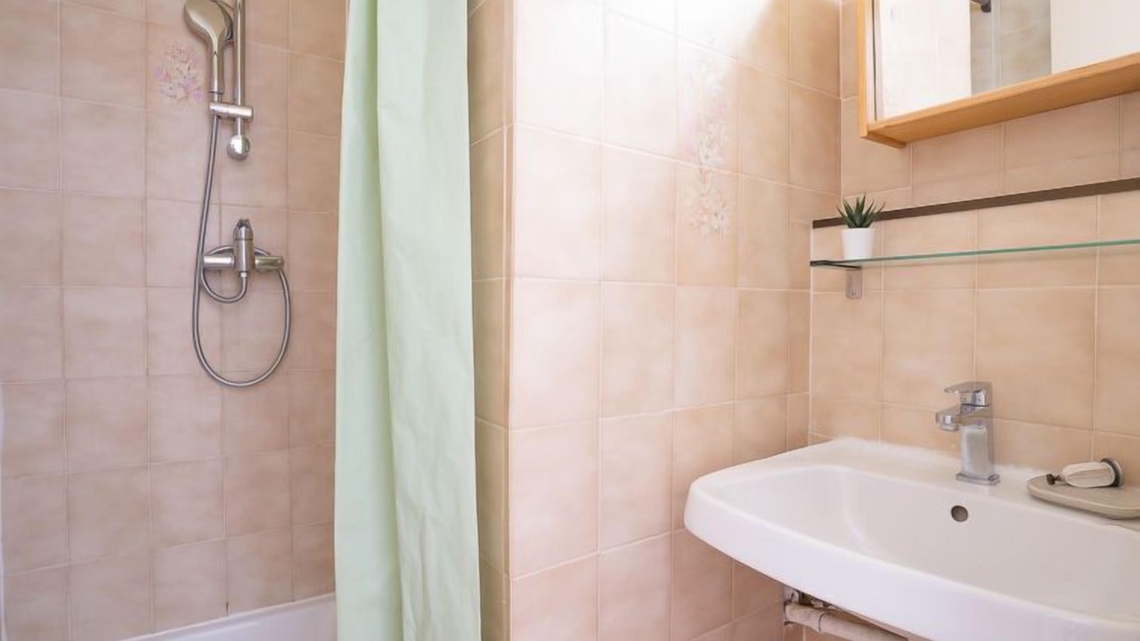 Photo of Bathroom in Le Grau-Du-Roi