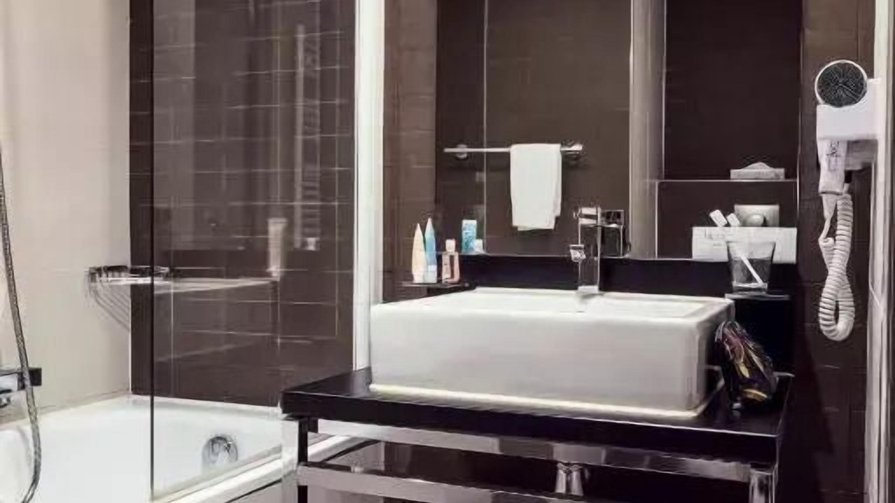 Photo of Bathroom in Saint-Pierre