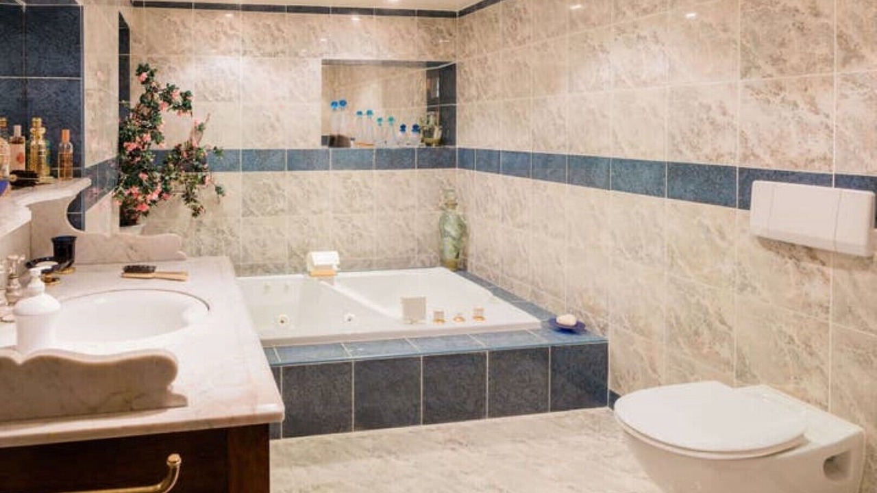 Photo of Bathroom in Saint-Martin-de-Castillon