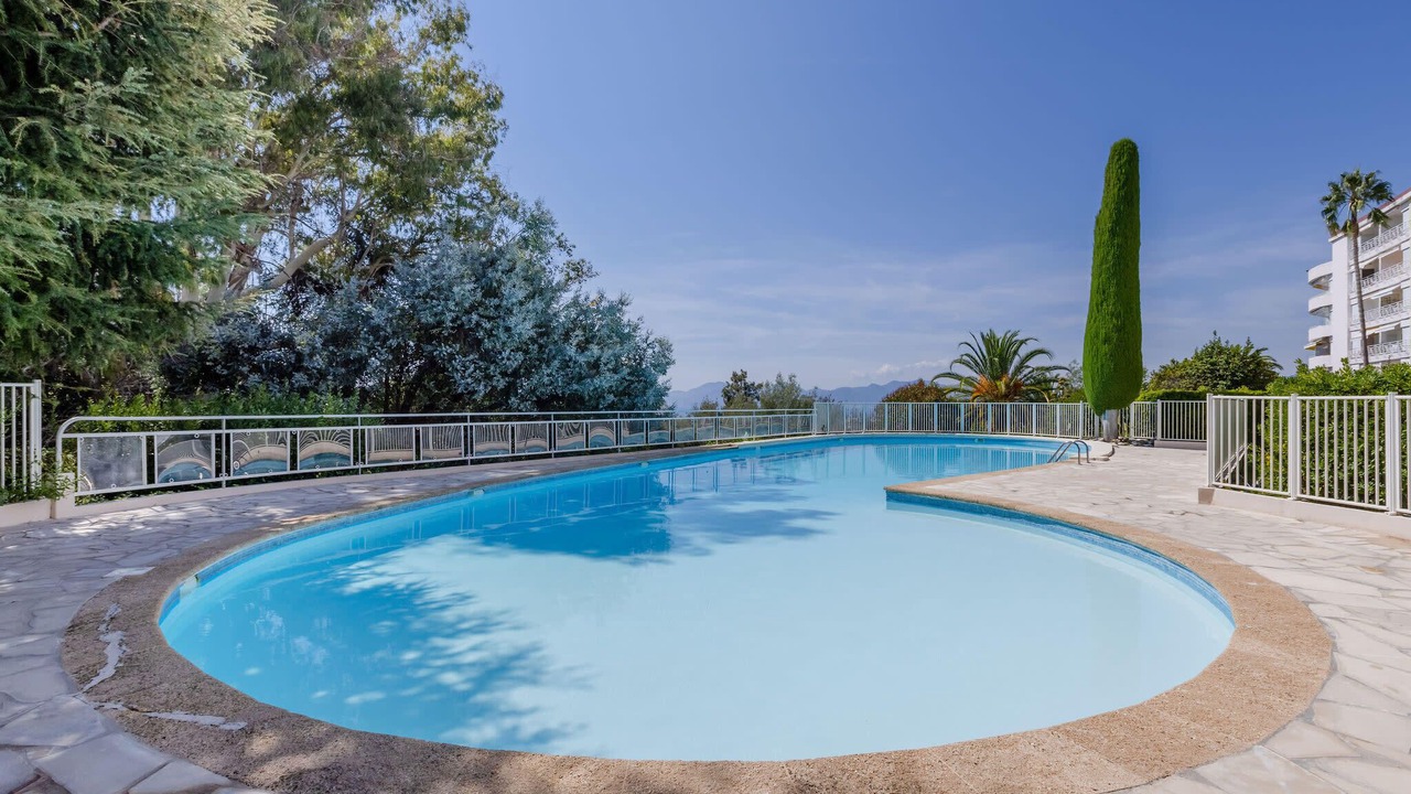 Photo of Outdoor in California - Pezou