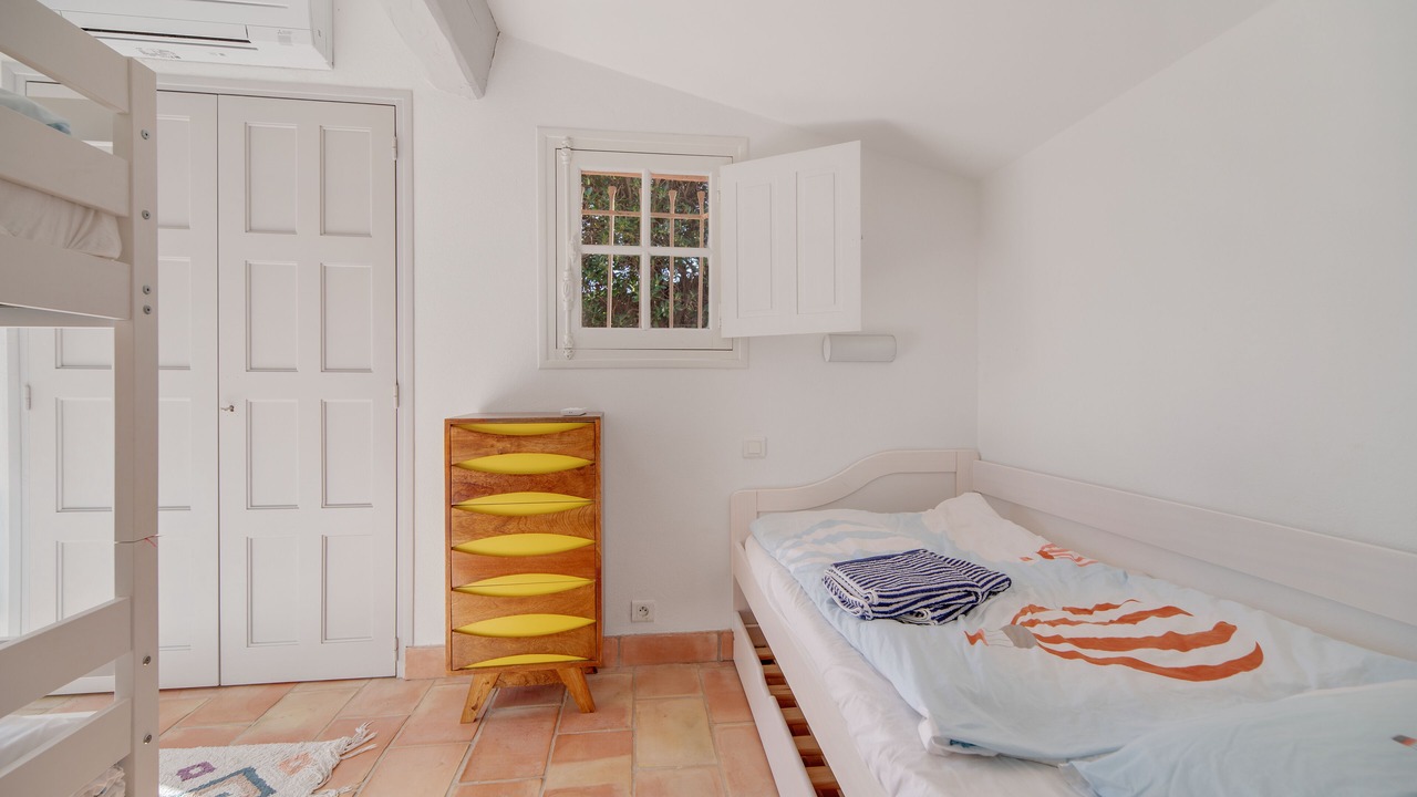 Photo of Bedroom in Guerrevieille