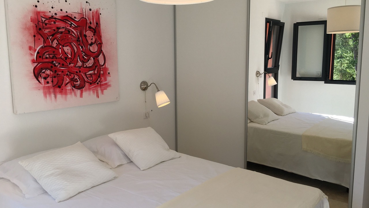 Photo of Bedroom in Roquevaire