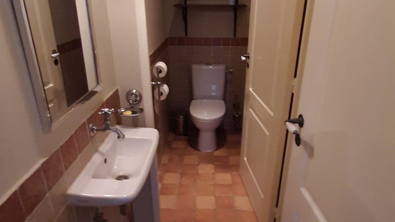Photo of Bathroom in Molleges