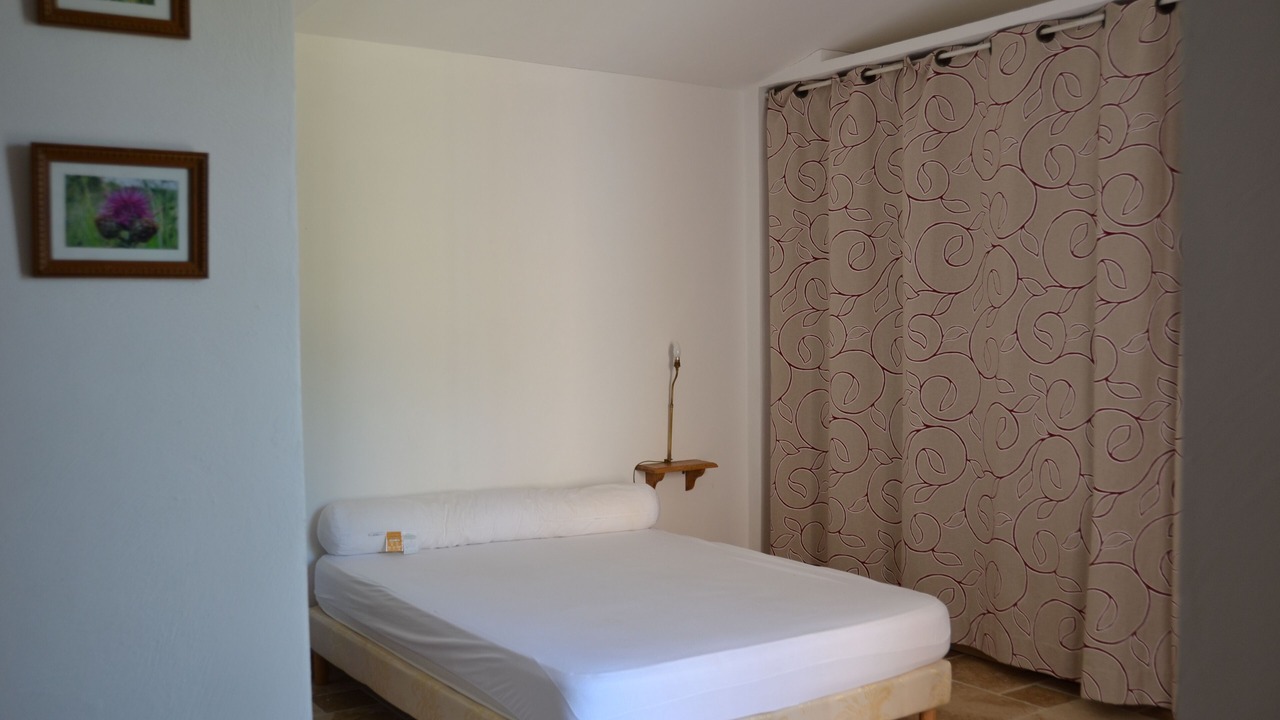 Photo of Bedroom in Montmeyan
