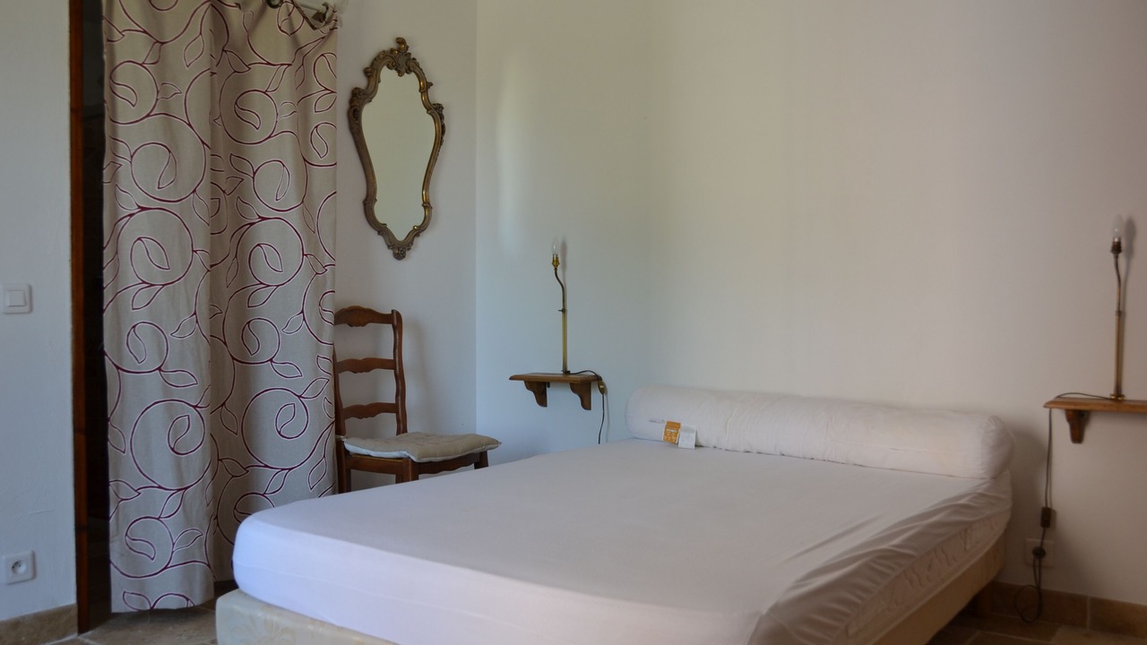 Photo of Bedroom in Montmeyan