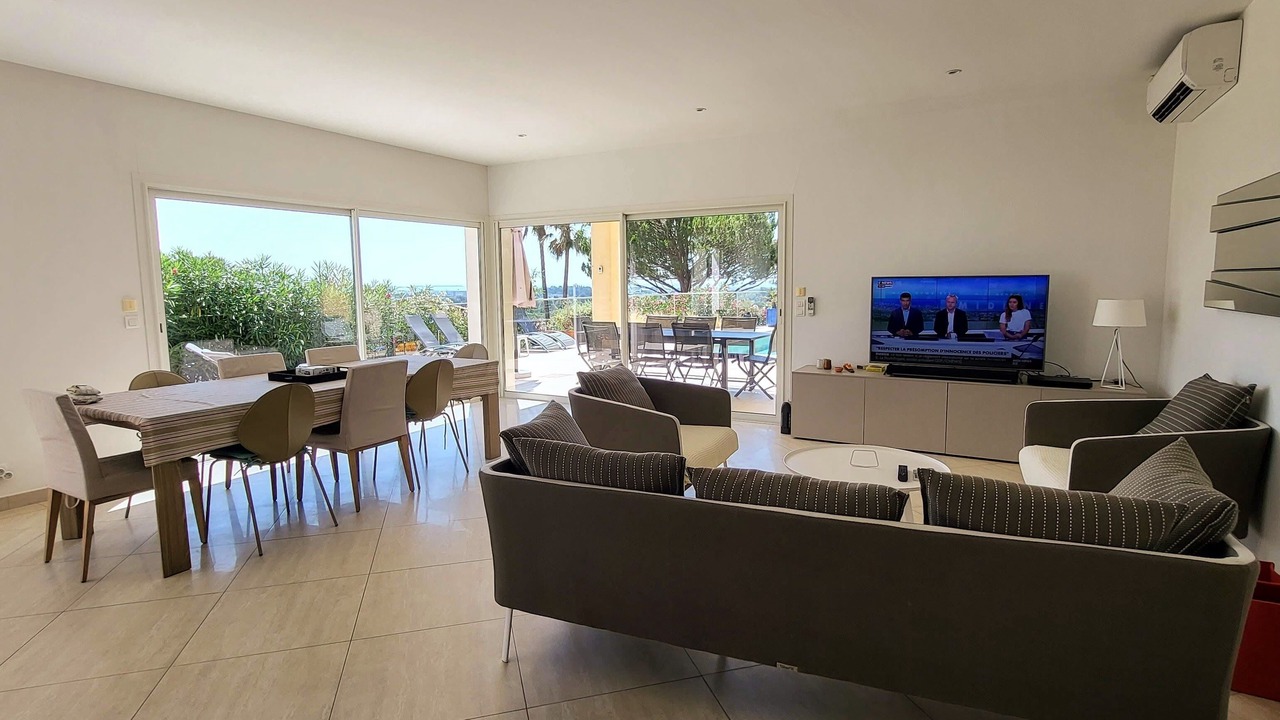 Photo of Livingroom in Mandelieu-La-Napoule