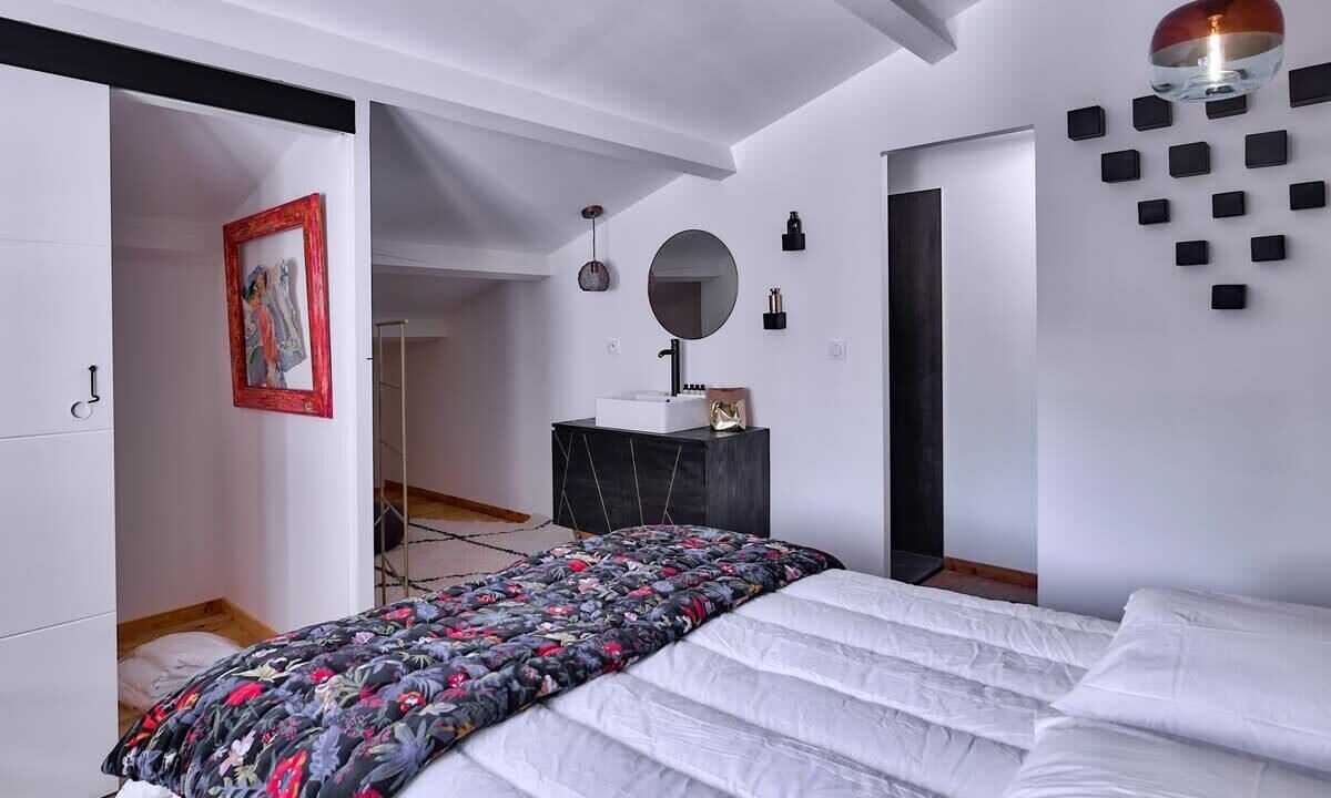 Photo of Bedroom in Maussane