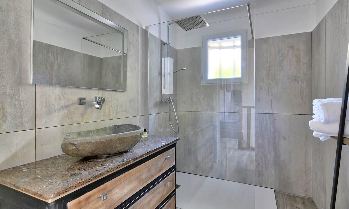 Photo of Bathroom in Maussane